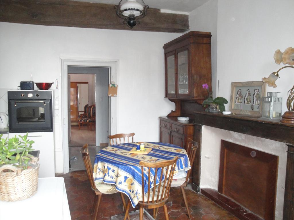 Appartement Des Vieilles Halles Fère-en-Tardenois Buitenkant foto